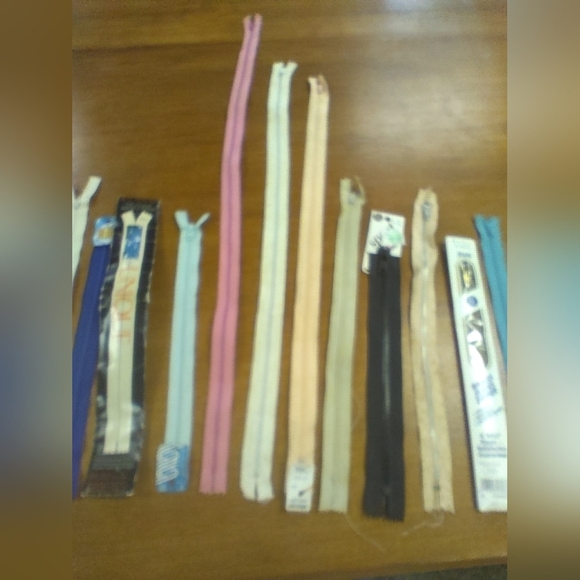 Lot of 20 Zippers Some Vintage Some New Old Stock Sewing Sew - Picture 2 of 6